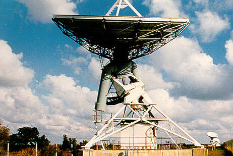 One of eight antennas forming the Cambridge 5km interferometer